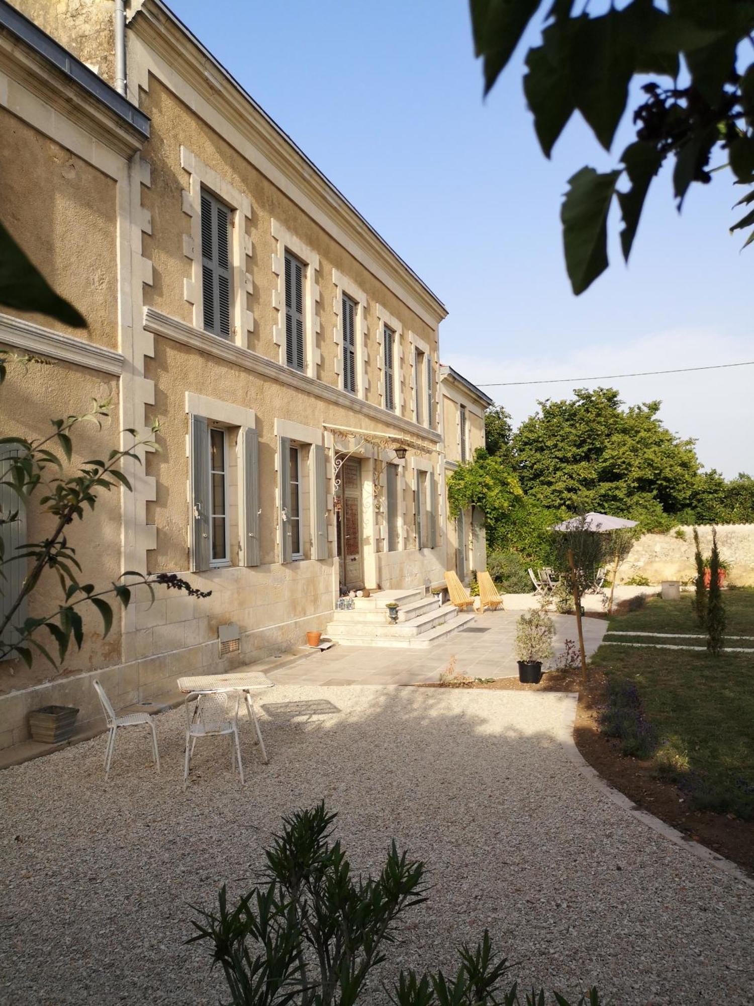 Bed and Breakfast La Burie Saint-Savinien Exterior foto